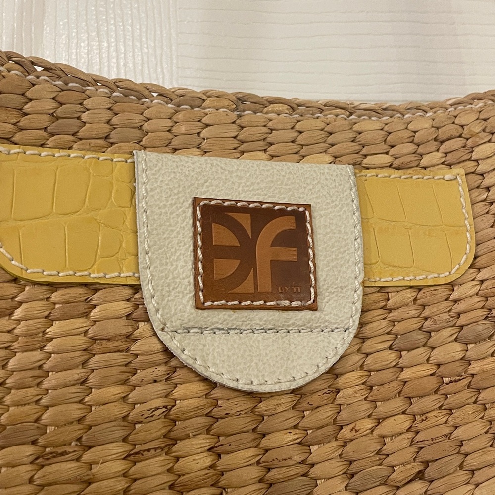 Woven Straw Shoulder Bag with Yellow Trim summer /spring - Picture 2 of 6